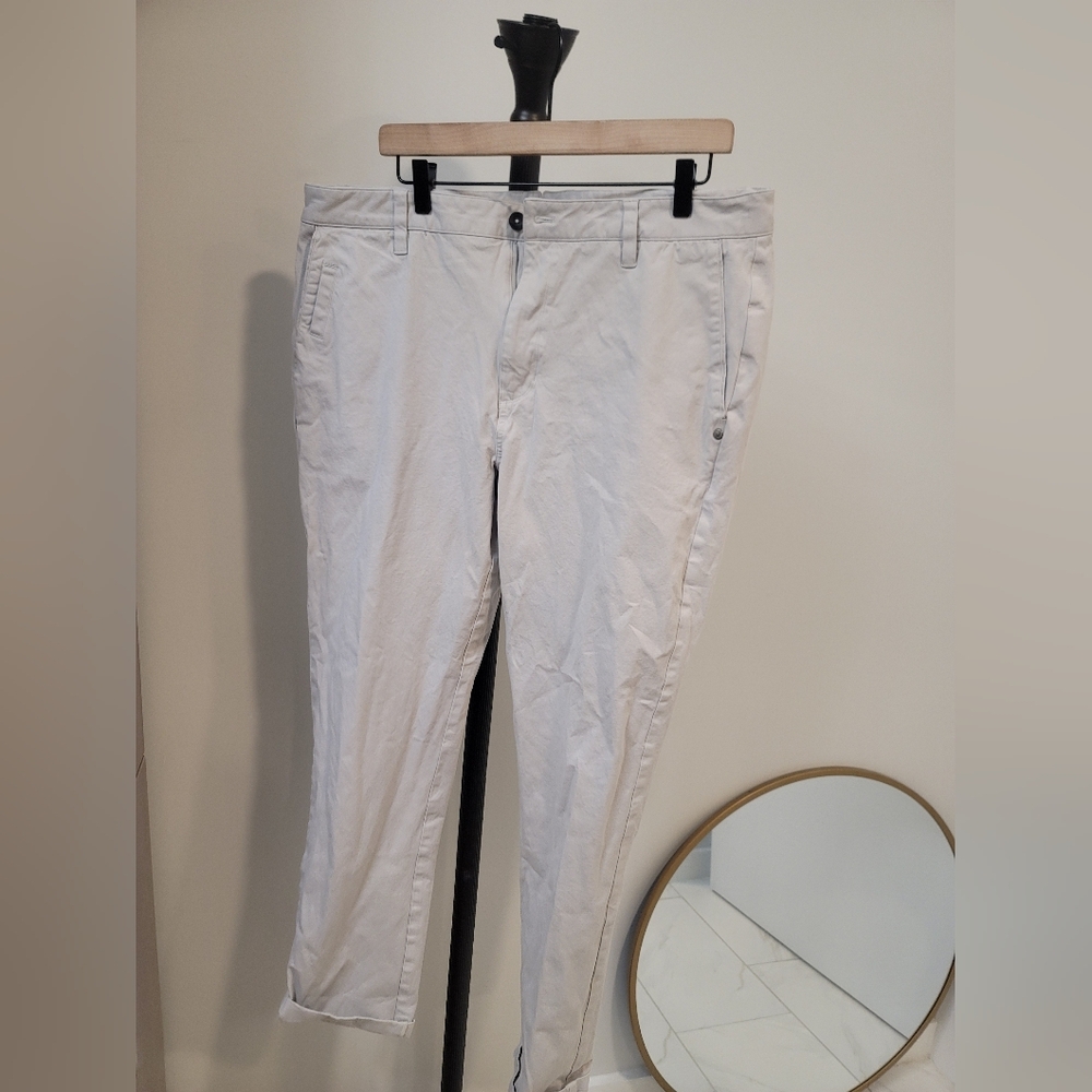 Vuori Men's All Ways Chino Pants Casual Size 36×32 - Picture 1 of 9